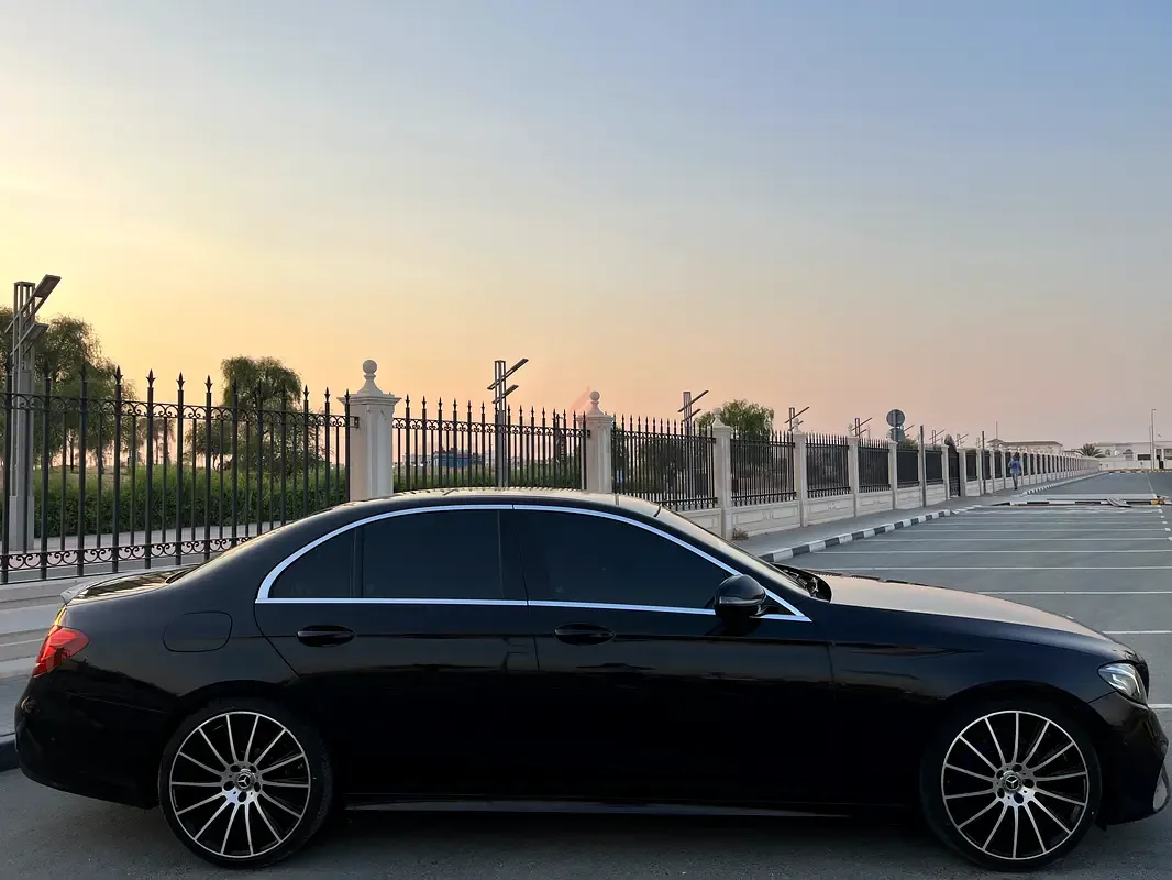 Mercedes-Benz E-Class E 200 9G-TRONIC (184 حصان) - 4