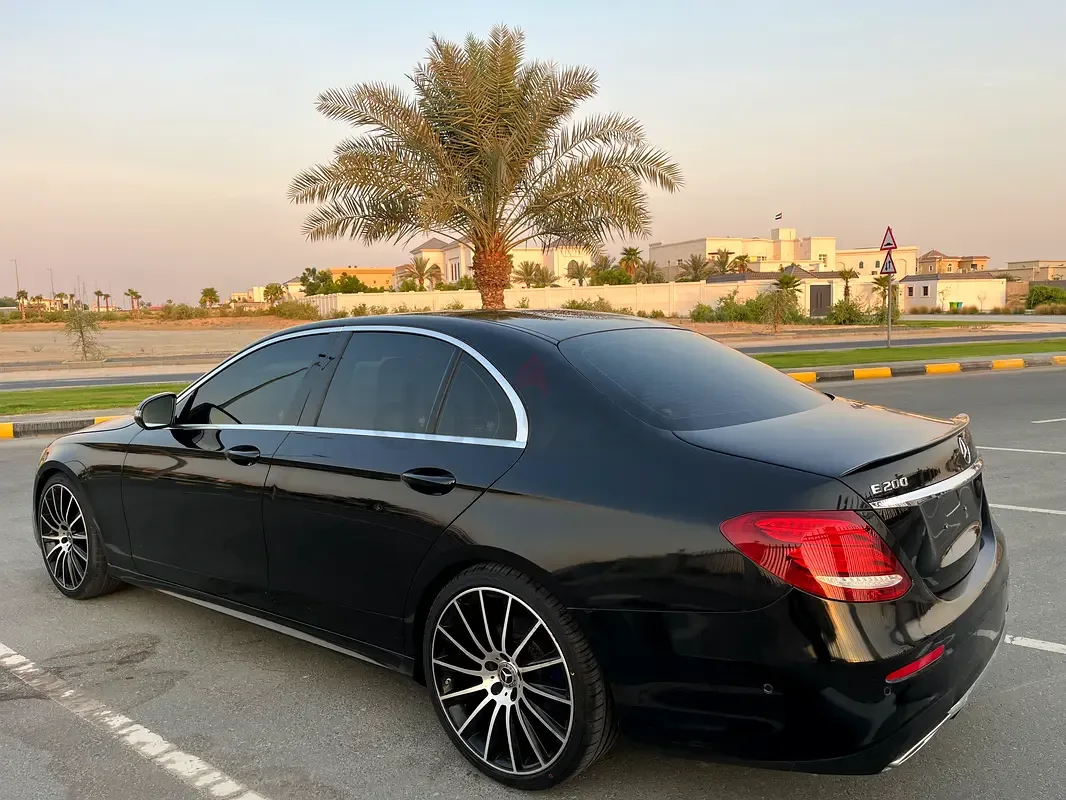 Mercedes-Benz E-Class E 200 9G-TRONIC (184 حصان) - 7