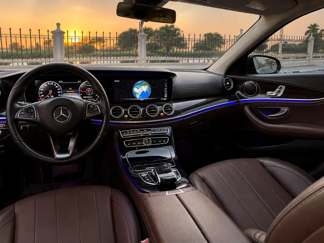 Mercedes-Benz E-Class E 200 9G-TRONIC (184 حصان) - 12
