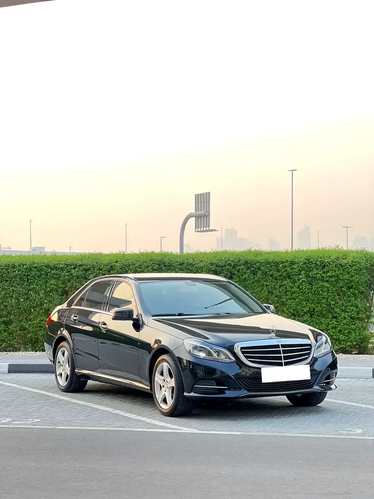 Mercedes-Benz E-Class E 200 9G-TRONIC (184 حصان)