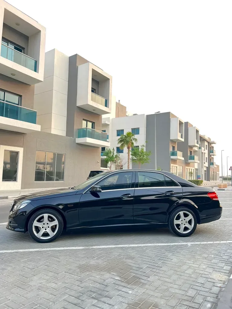 Mercedes-Benz E-Class E 200 9G-TRONIC (184 حصان) - 7