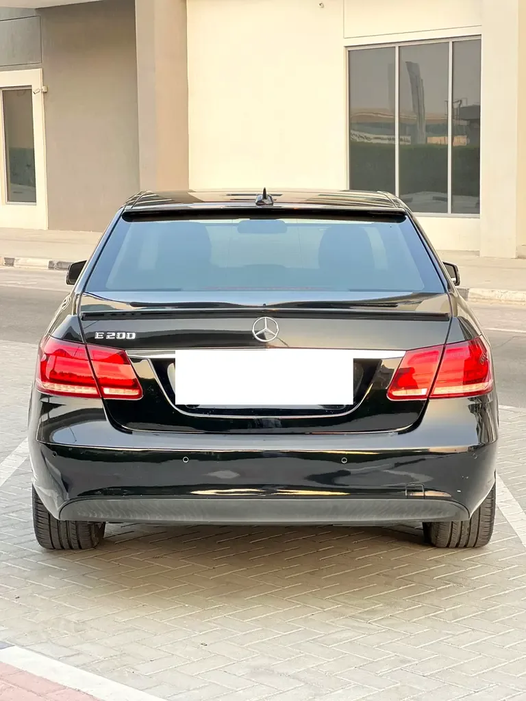 Mercedes-Benz E-Class E 200 9G-TRONIC (184 حصان) - 6