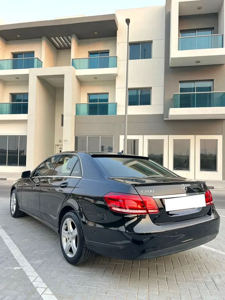 Mercedes-Benz E-Class E 200 9G-TRONIC (184 حصان) - 8