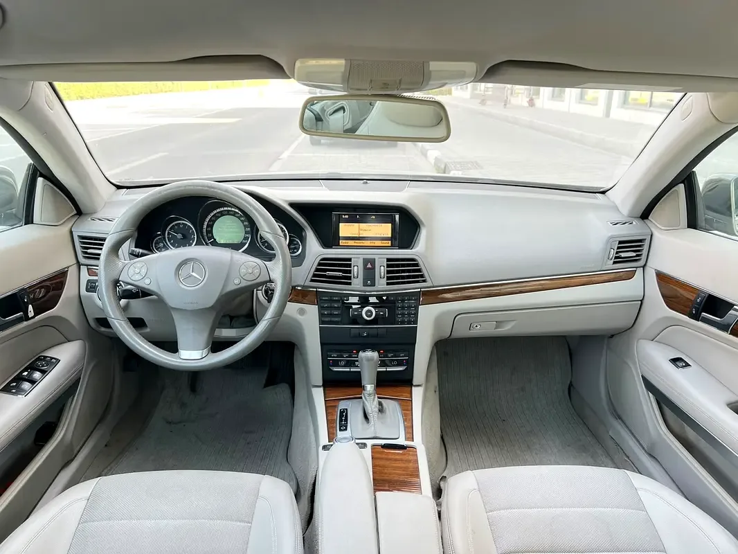 Mercedes-Benz E-Class E 250 T BlueEfficiency 7G-Tronic Plus (204 hp) - 17