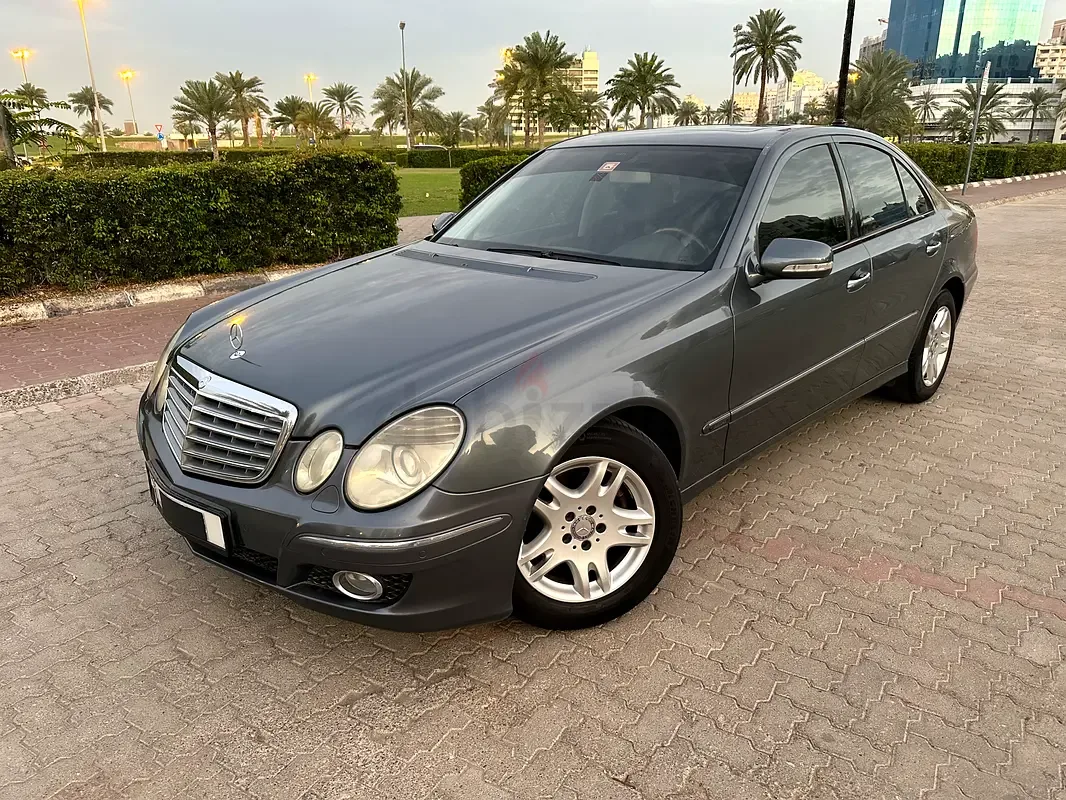 Mercedes-Benz E-Class E 280 7G-Tronic (231 حصان) - 4
