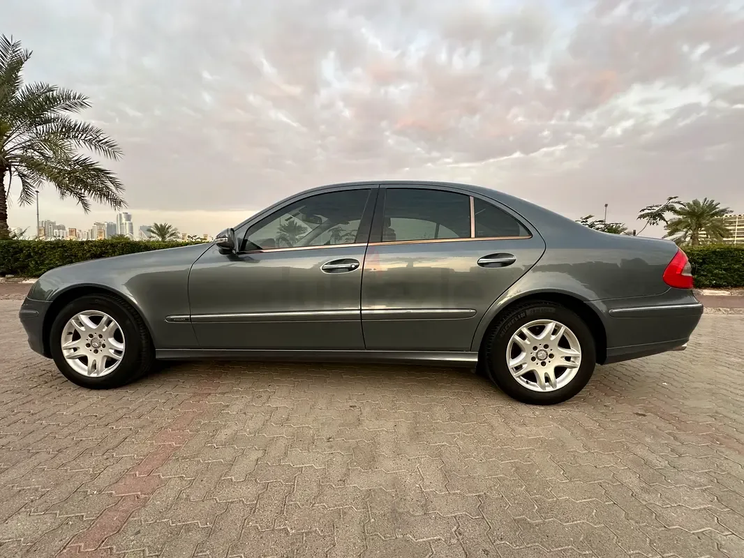 Mercedes-Benz E-Class E 280 7G-Tronic (231 حصان) - 7