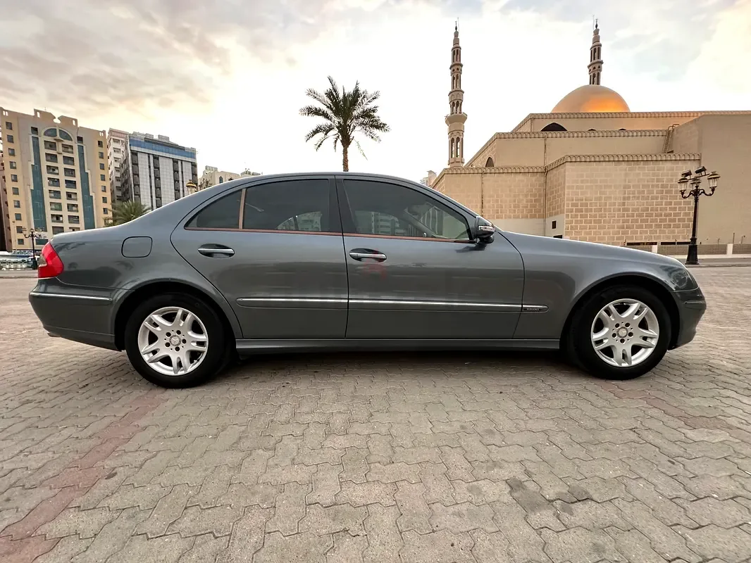 Mercedes-Benz E-Class E 280 7G-Tronic (231 حصان) - 8