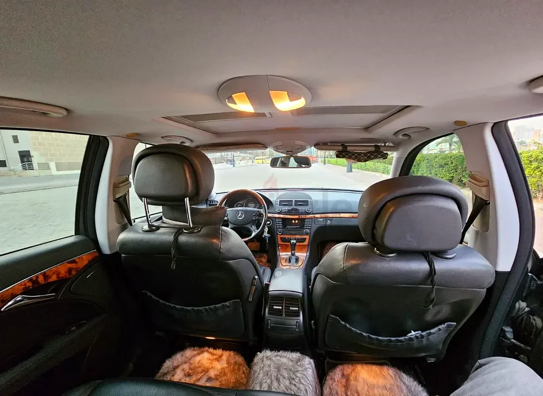 Mercedes-Benz E-Class E 280 7G-Tronic (231 حصان) - 18