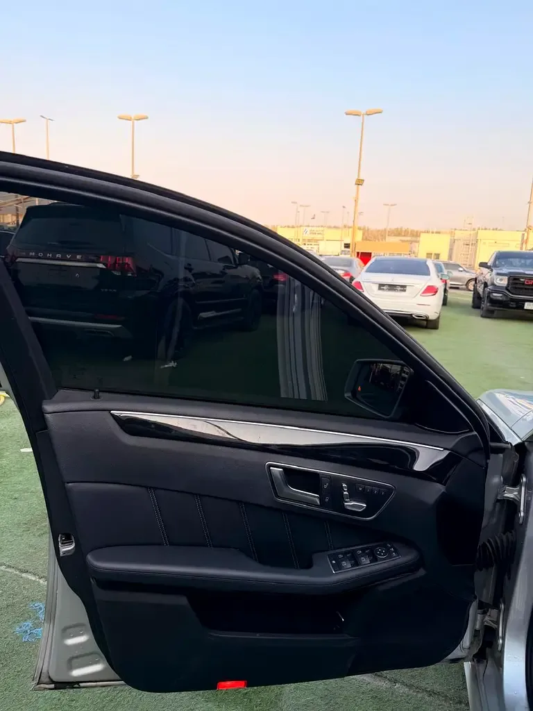 Mercedes-Benz E-Class E 300 7G-Tronic Plus (252 حصان) - 3