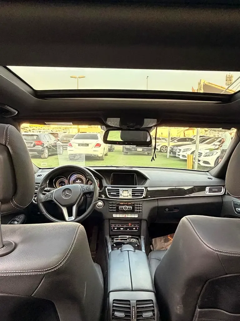 Mercedes-Benz E-Class E 300 7G-Tronic Plus (252 حصان) - 4