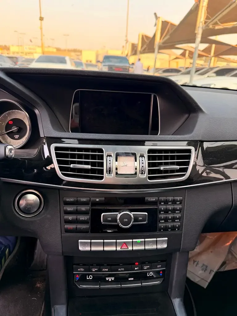 Mercedes-Benz E-Class E 300 7G-Tronic Plus (252 حصان) - 5