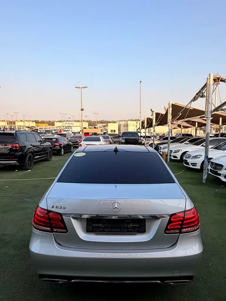 Mercedes-Benz E-Class E 300 7G-Tronic Plus (252 حصان) - 2