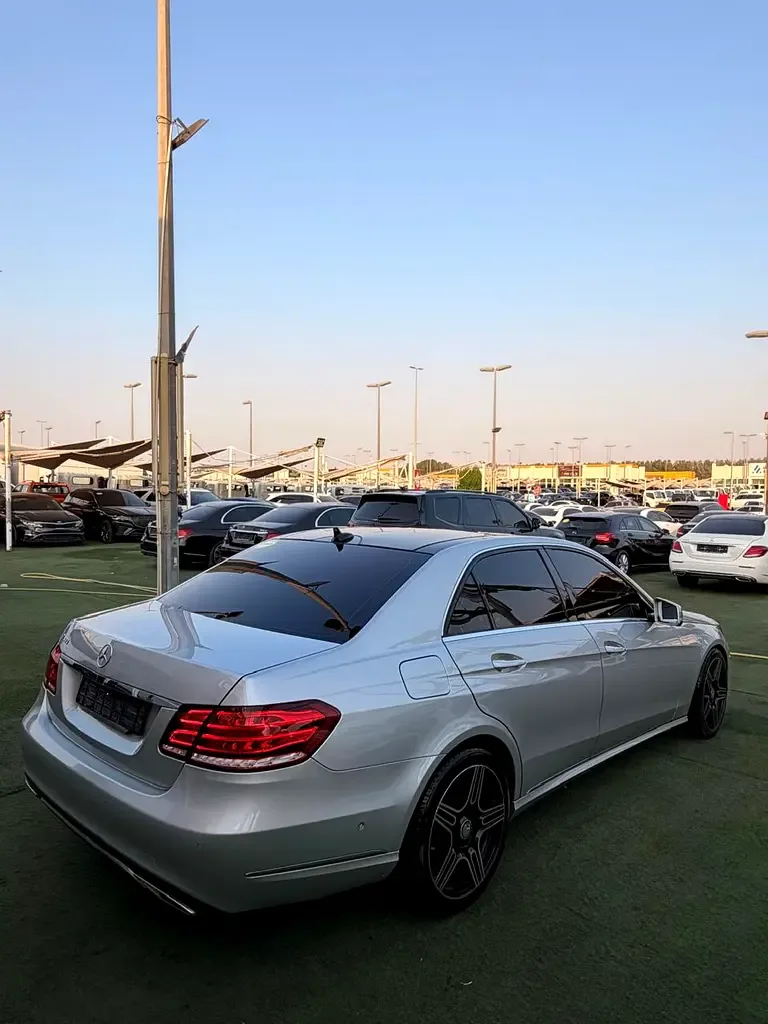 Mercedes-Benz E-Class E 300 7G-Tronic Plus (252 حصان) - 11