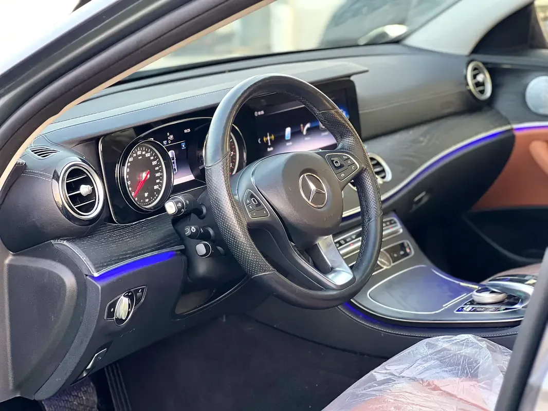 Mercedes-Benz E-Class E 300 9G-TRONIC (245 حصان) - 7