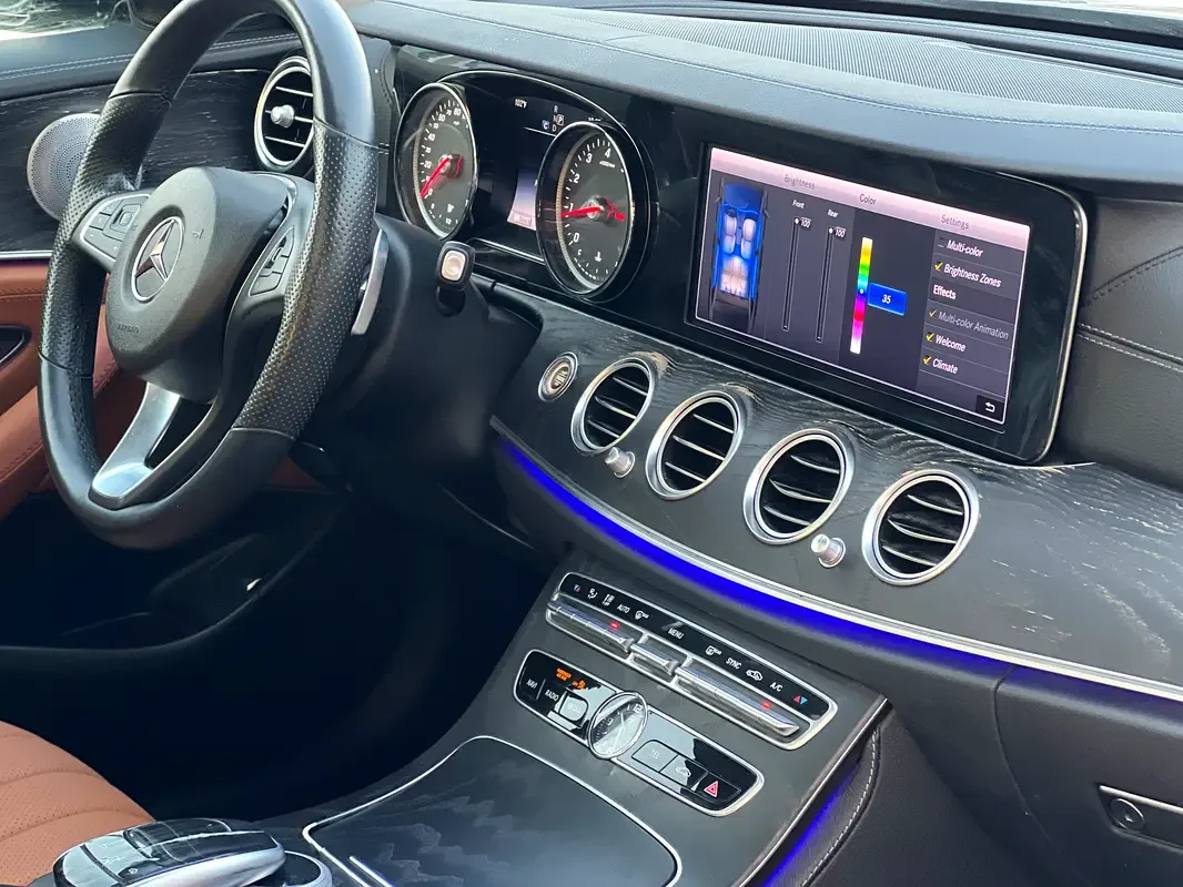 Mercedes-Benz E-Class E 300 9G-TRONIC (245 حصان) - 16