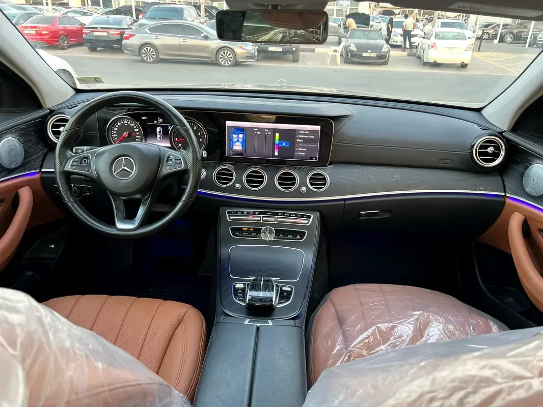 Mercedes-Benz E-Class E 300 9G-TRONIC (245 حصان) - 15