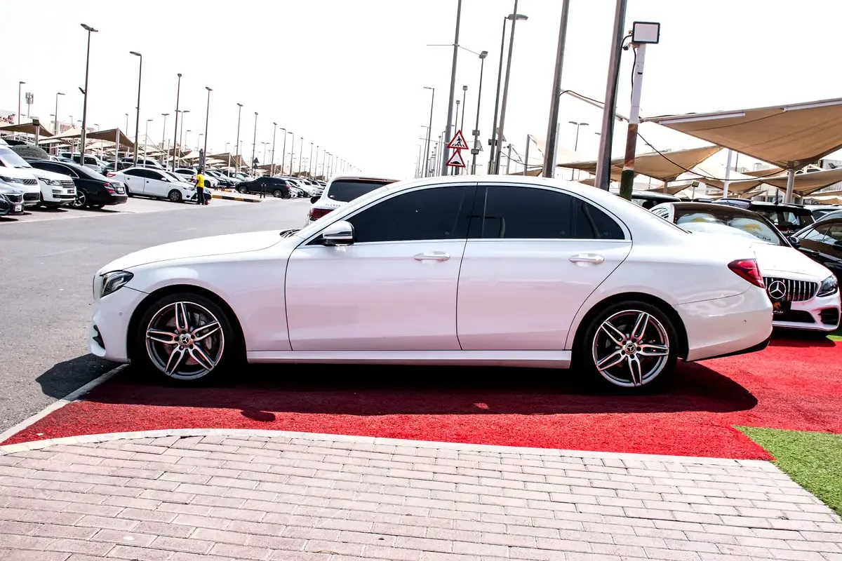 Mercedes-Benz E-Class E 300 9G-TRONIC (245 hp) - 4