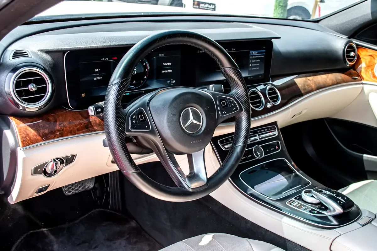 Mercedes-Benz E-Class E 300 9G-TRONIC (245 hp) - 6
