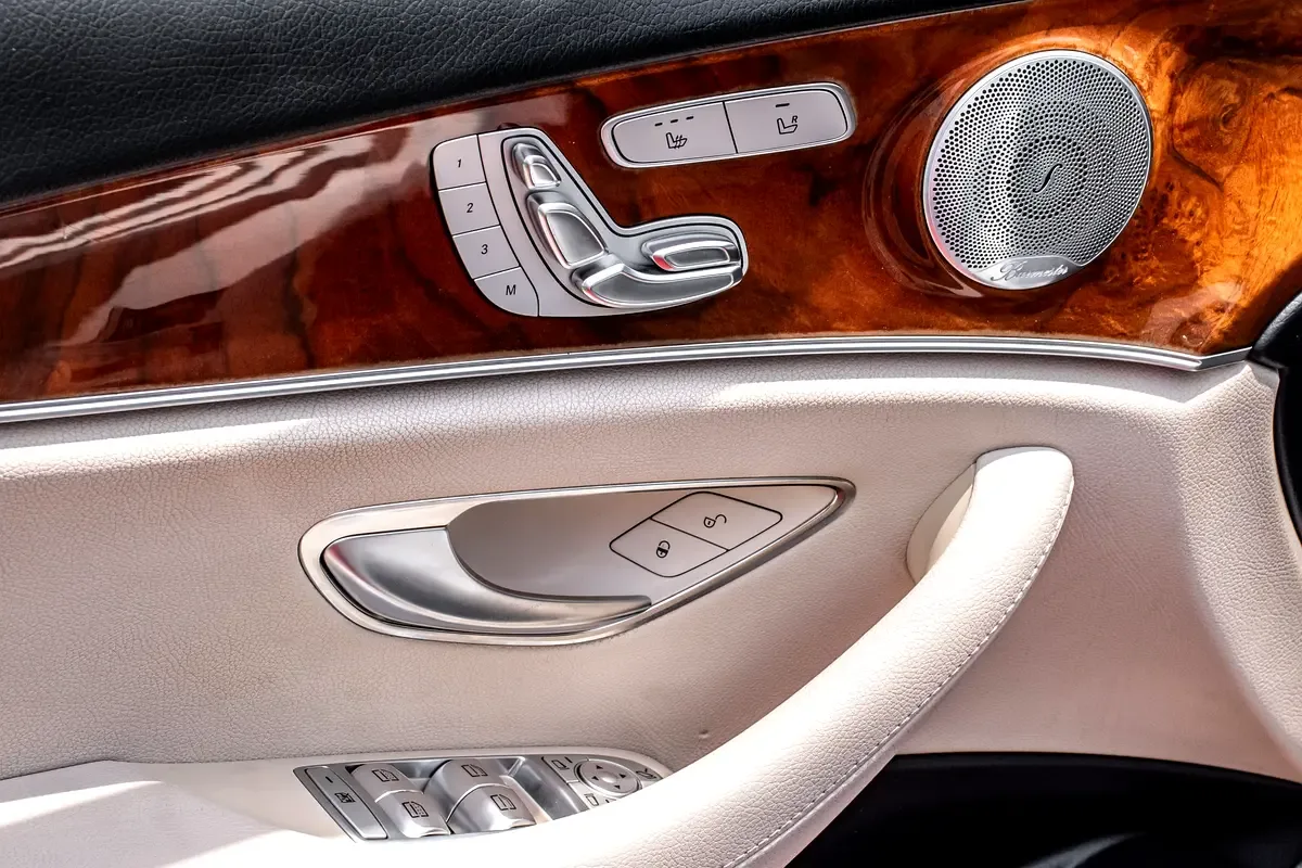 Mercedes-Benz E-Class E 300 9G-TRONIC (245 hp) - 13