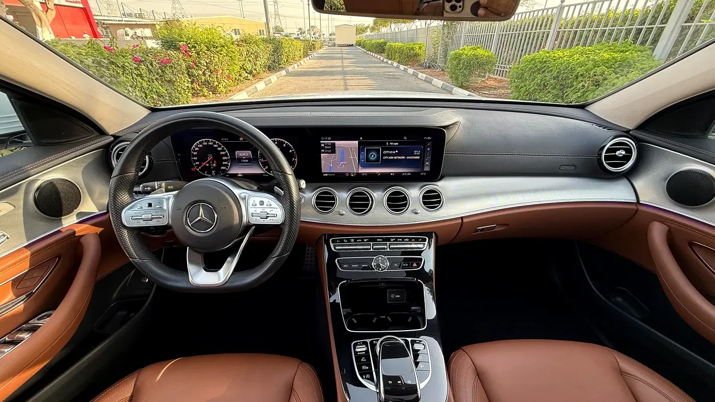 Mercedes-Benz E-Class E 300 9G-TRONIC (245 حصان) - 13