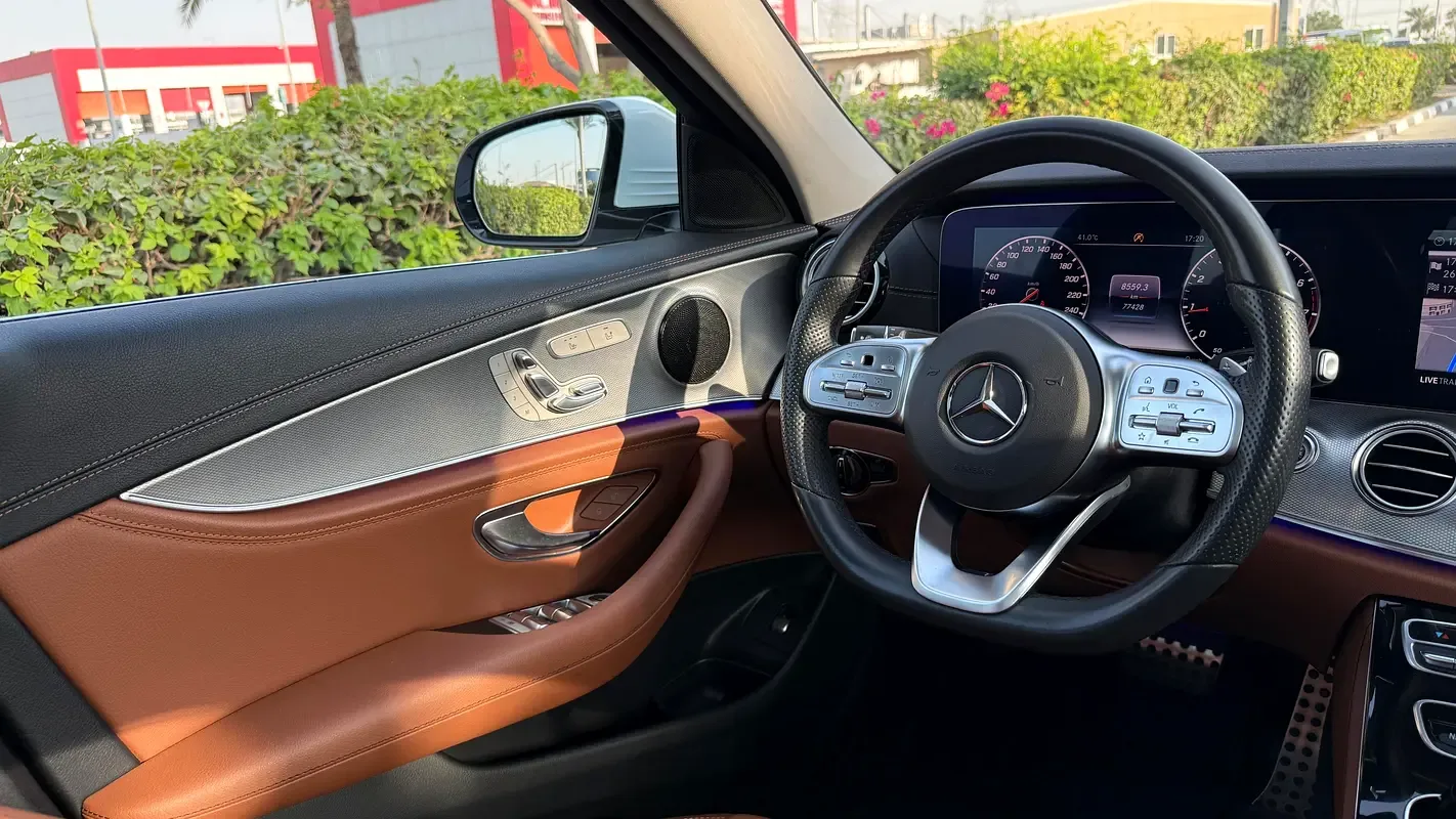 Mercedes-Benz E-Class E 300 9G-TRONIC (245 حصان) - 16