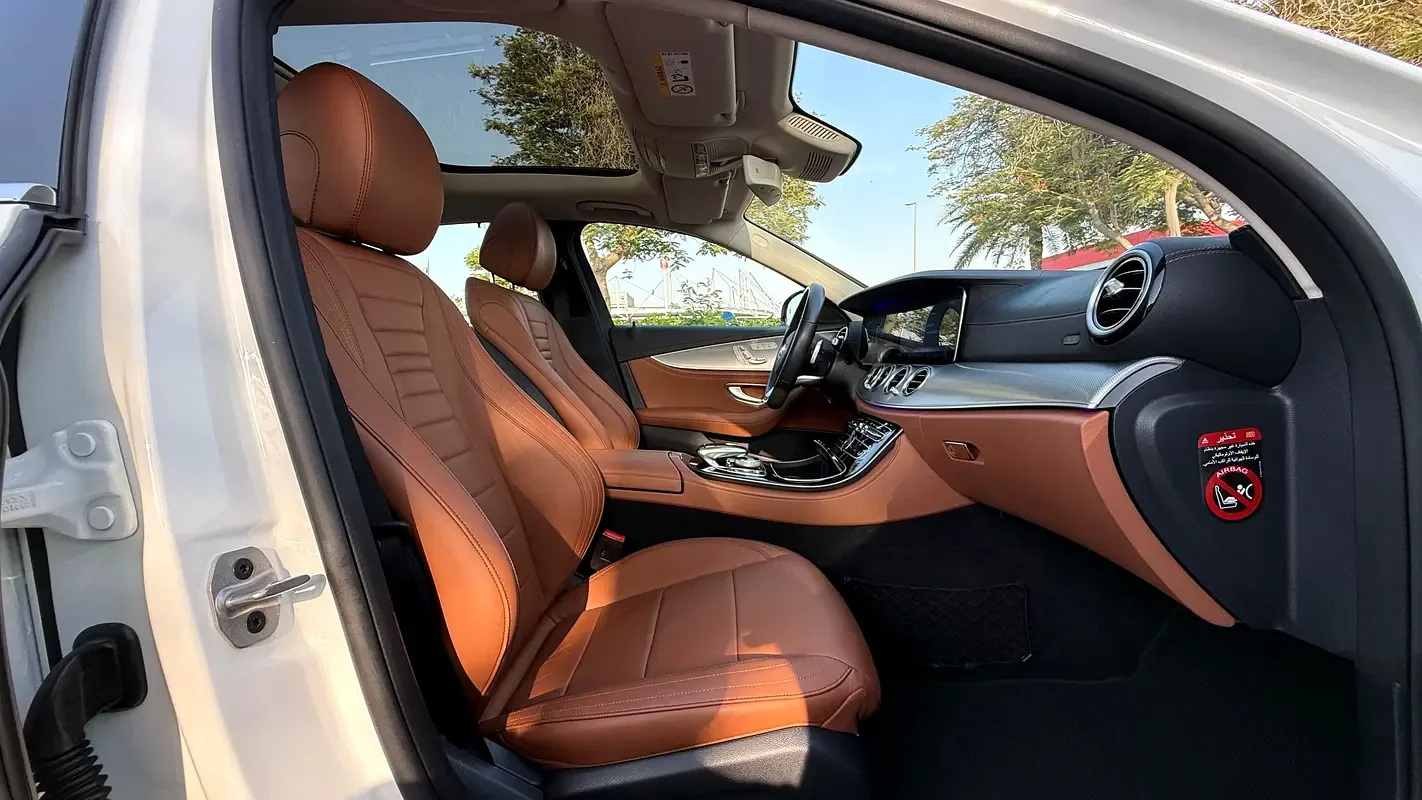 Mercedes-Benz E-Class E 300 9G-TRONIC (245 حصان) - 18