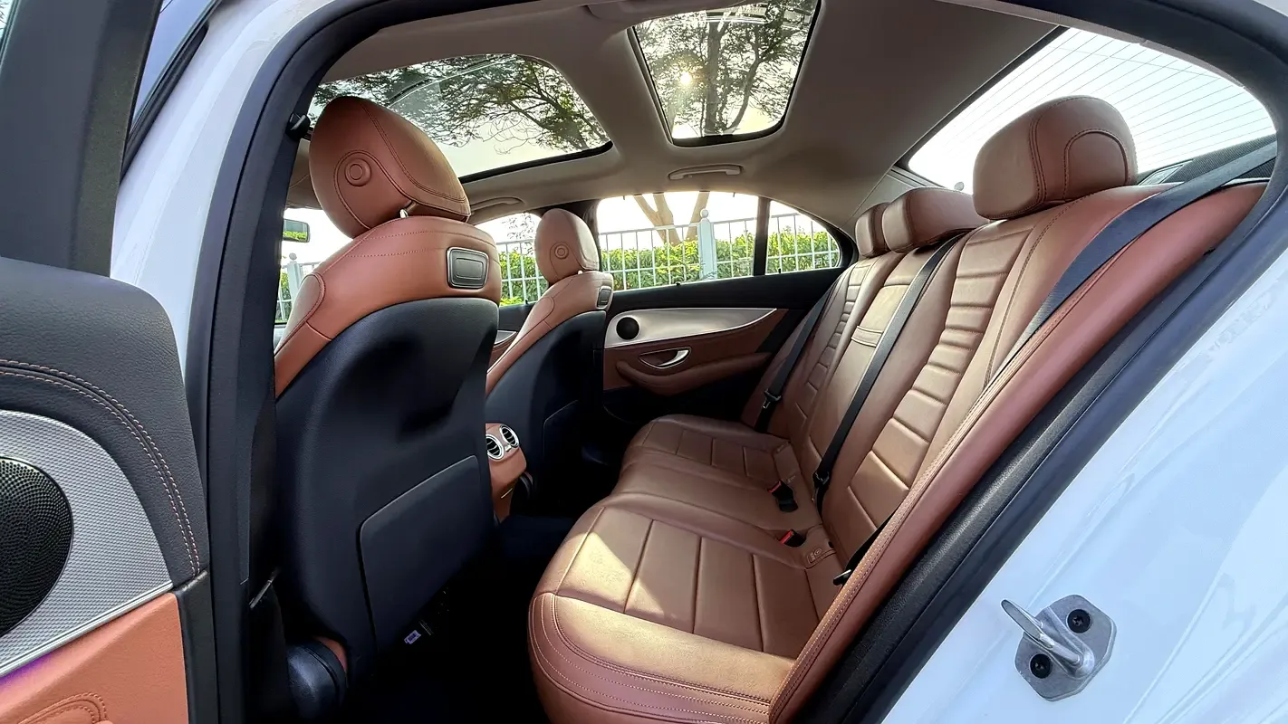 Mercedes-Benz E-Class E 300 9G-TRONIC (245 حصان) - 20
