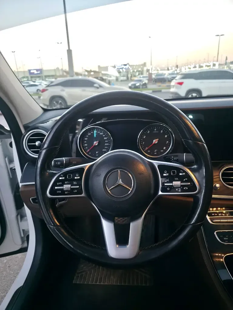 Mercedes-Benz E-Class E 300 9G-TRONIC (245 hp) - 12