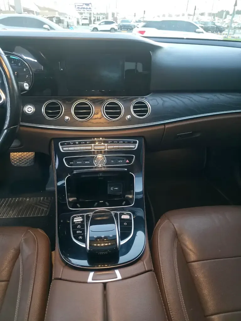 Mercedes-Benz E-Class E 300 9G-TRONIC (245 hp) - 14