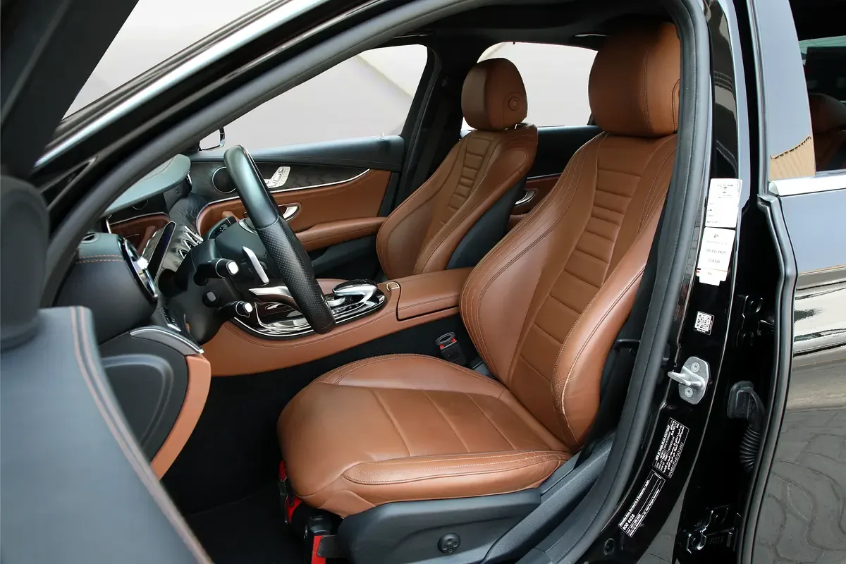 Mercedes-Benz E-Class E 300 9G-TRONIC (245 حصان) - 9