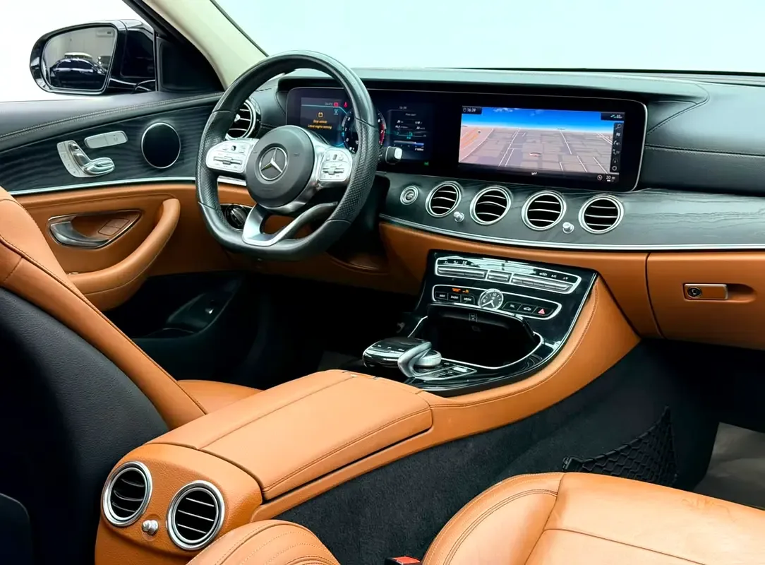 Mercedes-Benz E-Class E 300 9G-TRONIC (245 hp) - 11