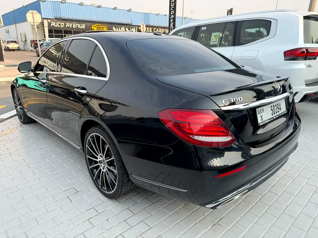 Mercedes-Benz E-Class E 300 9G-TRONIC (245 حصان) - 6