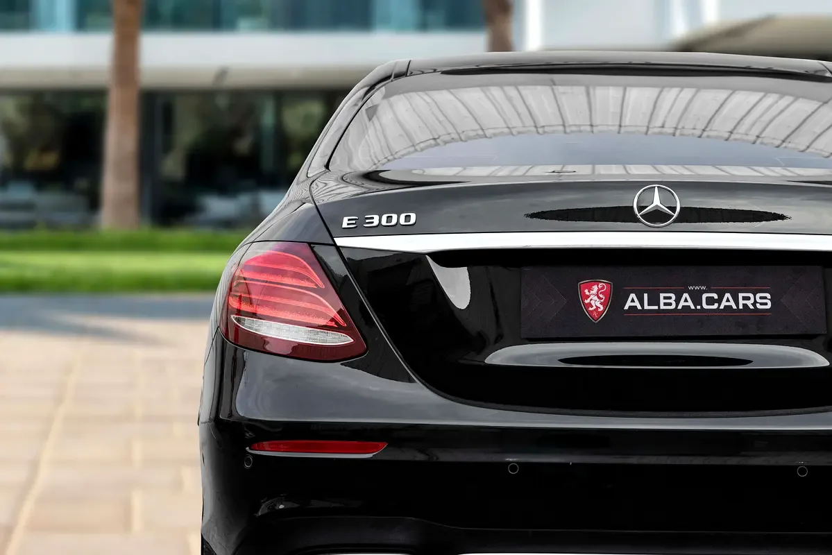 Mercedes-Benz E-Class E 300 9G-TRONIC (245 hp) - 6