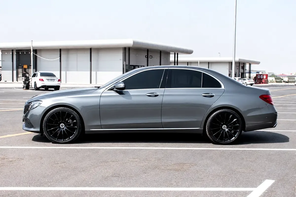 Mercedes-Benz E-Class E 300 9G-TRONIC (245 hp) - 5