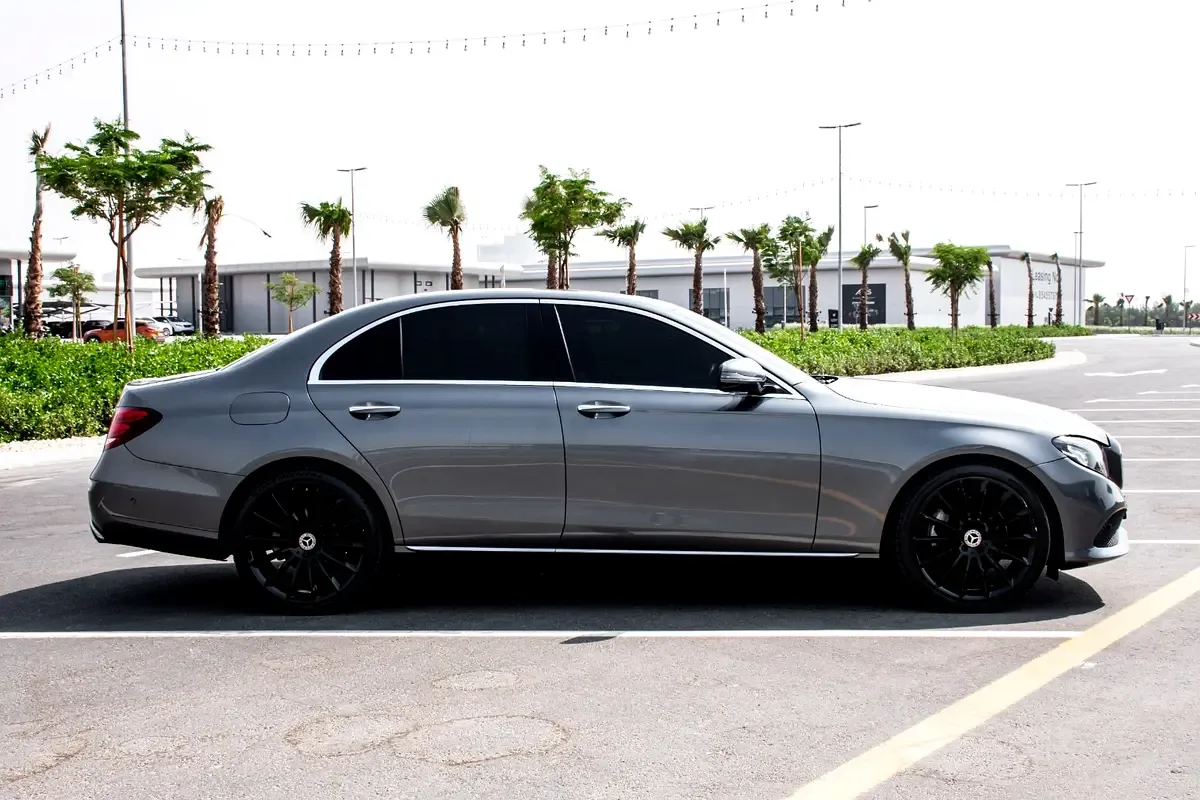 Mercedes-Benz E-Class E 300 9G-TRONIC (245 hp) - 4