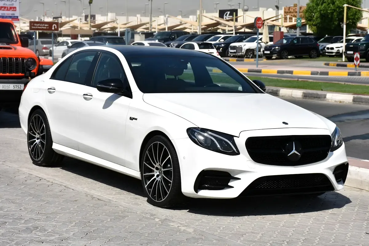 Mercedes-Benz E-Class E 300 9G-TRONIC (245 حصان)