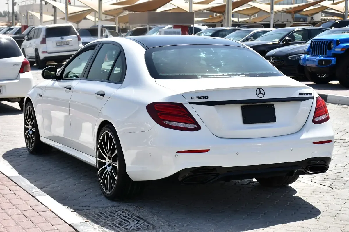 Mercedes-Benz E-Class E 300 9G-TRONIC (245 حصان) - 4