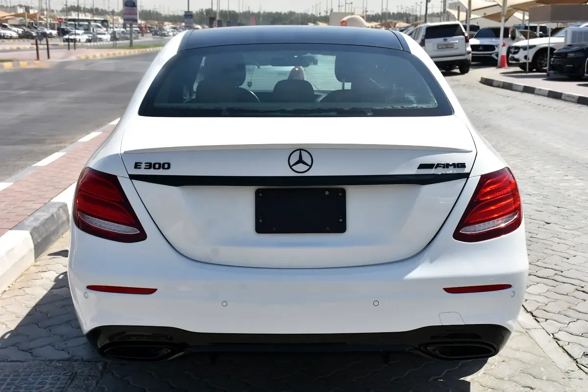 Mercedes-Benz E-Class E 300 9G-TRONIC (245 حصان) - 5