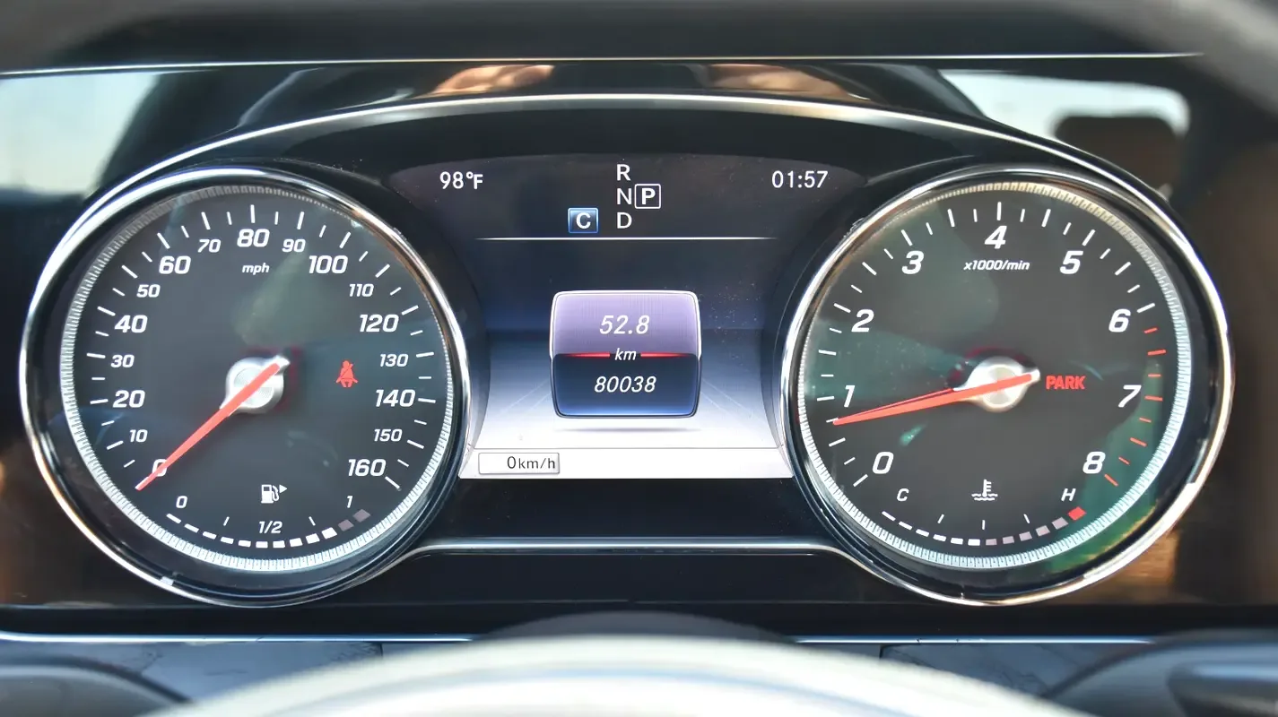 Mercedes-Benz E-Class E 300 9G-TRONIC (245 حصان) - 8