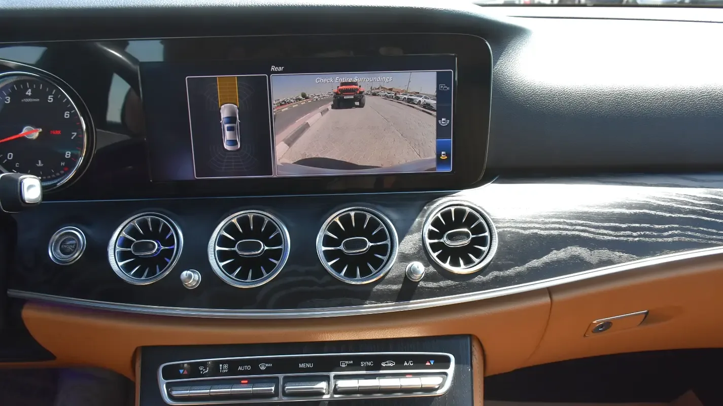 Mercedes-Benz E-Class E 300 9G-TRONIC (245 حصان) - 9