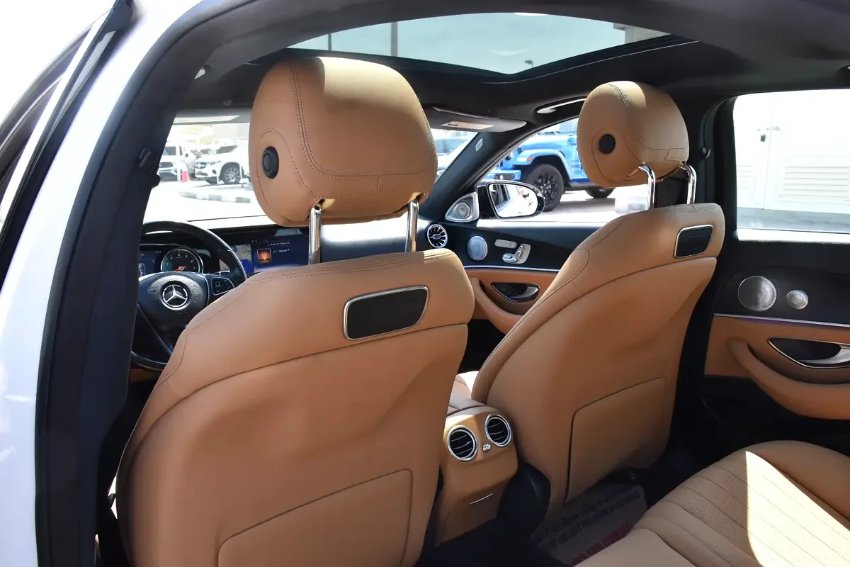 Mercedes-Benz E-Class E 300 9G-TRONIC (245 حصان) - 14
