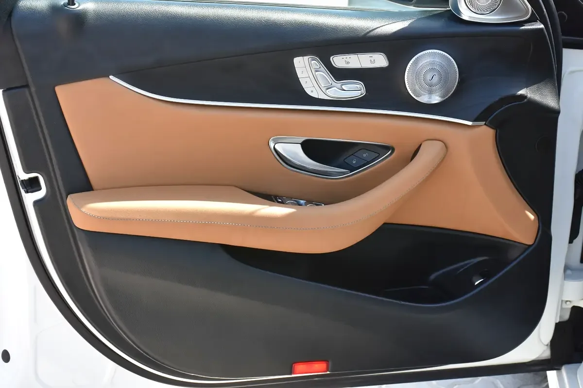 Mercedes-Benz E-Class E 300 9G-TRONIC (245 حصان) - 16