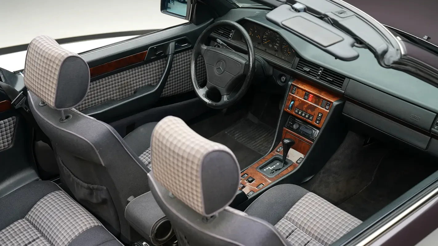 Mercedes-Benz E-Class E 320 4AT (220 hp) - 11