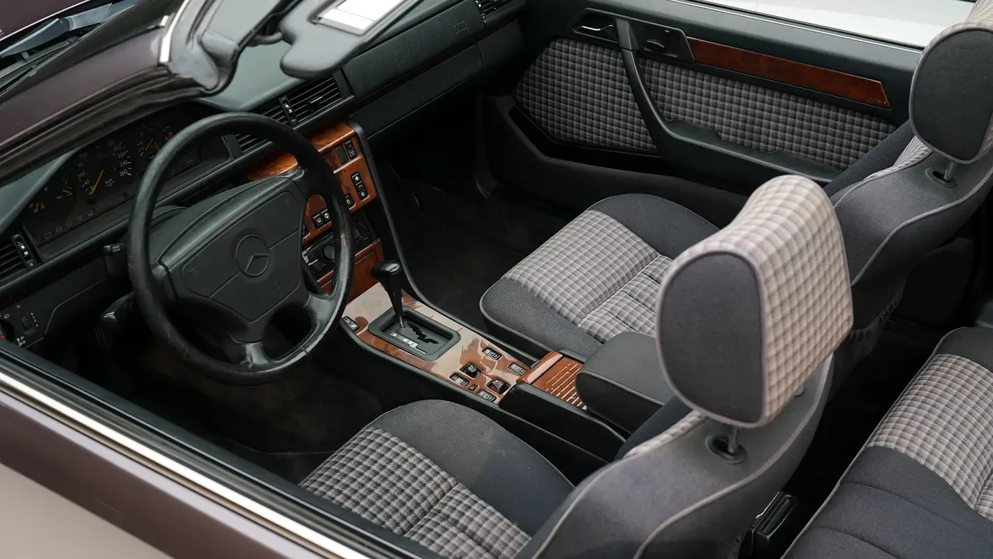 Mercedes-Benz E-Class E 320 4AT (220 hp) - 12