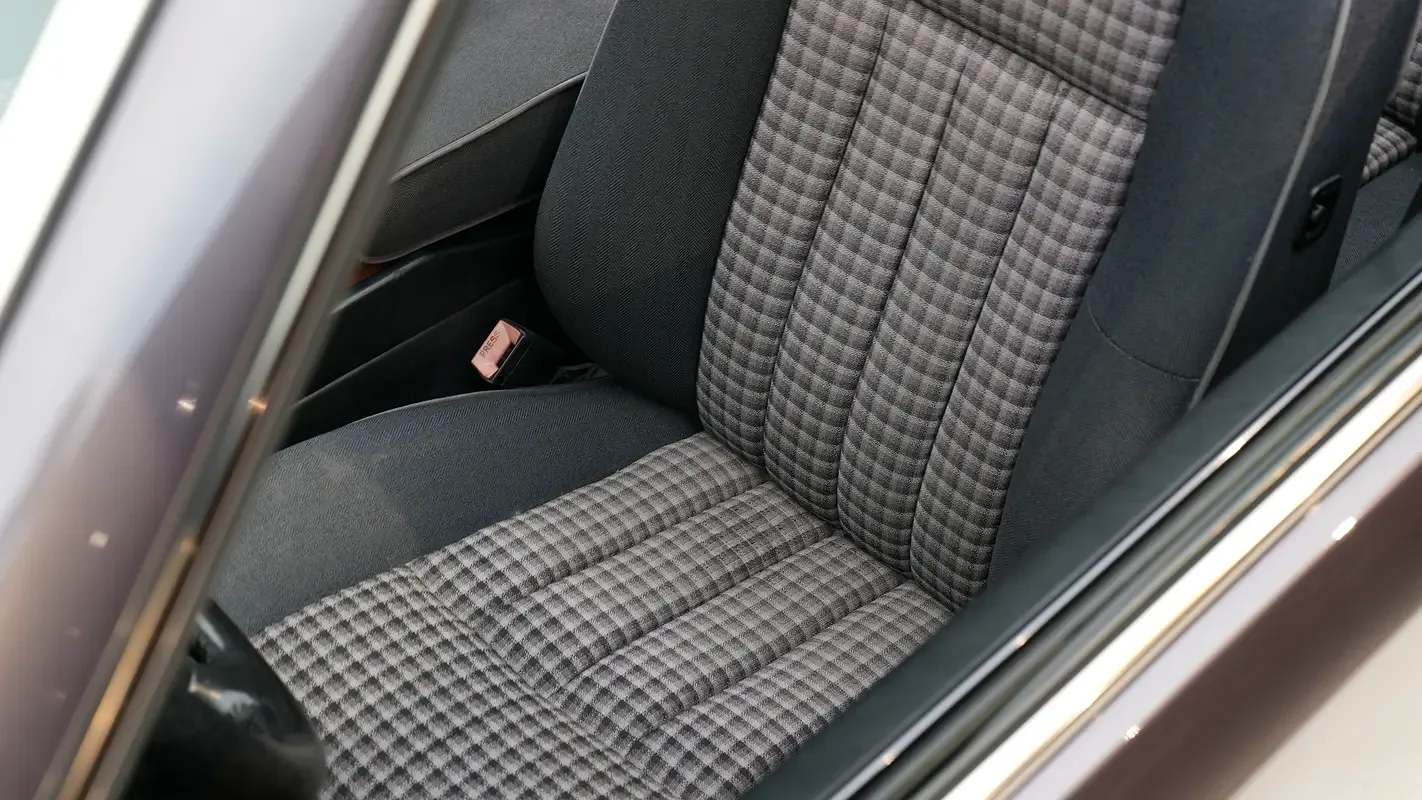 Mercedes-Benz E-Class E 320 4AT (220 hp) - 10