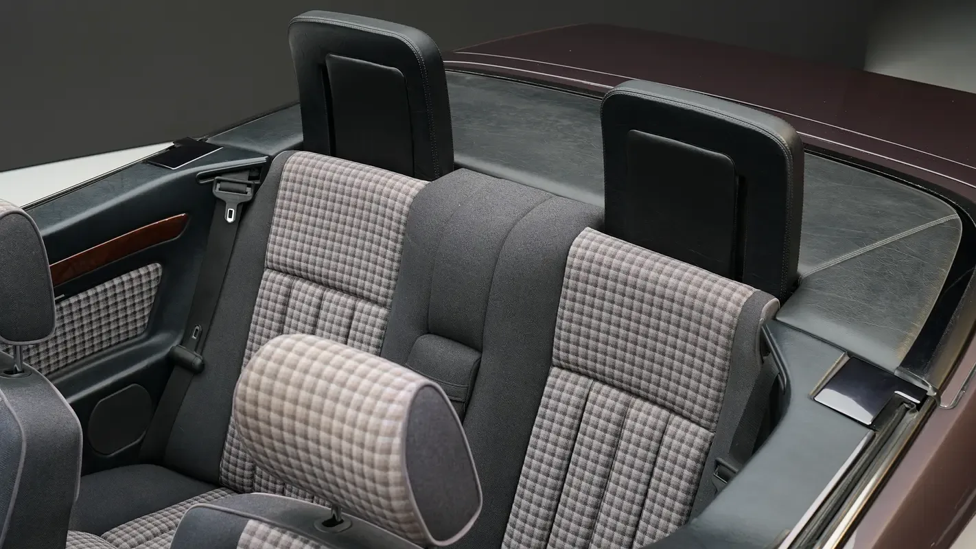 Mercedes-Benz E-Class E 320 4AT (220 hp) - 13