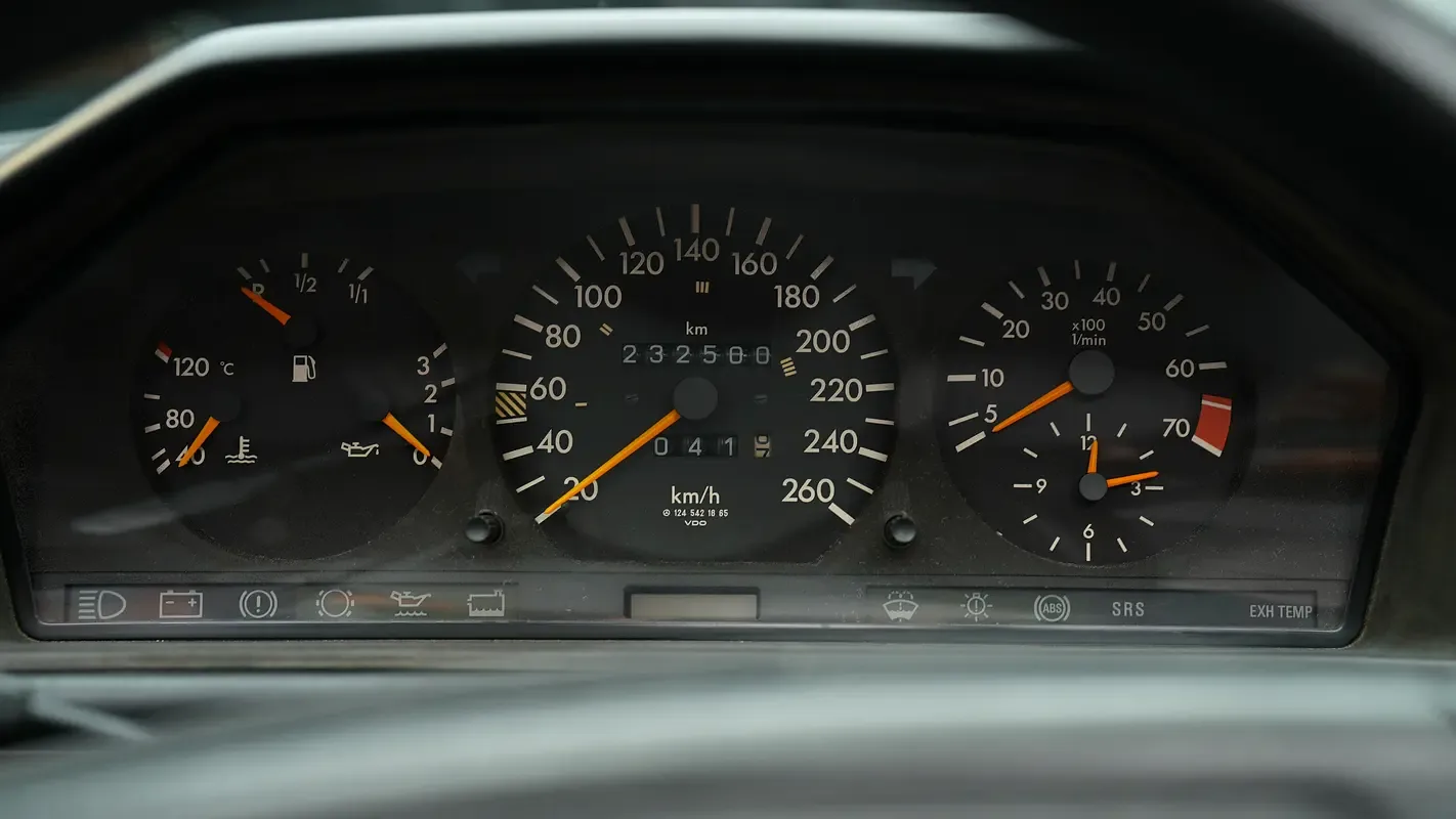 Mercedes-Benz E-Class E 320 4AT (220 hp) - 16