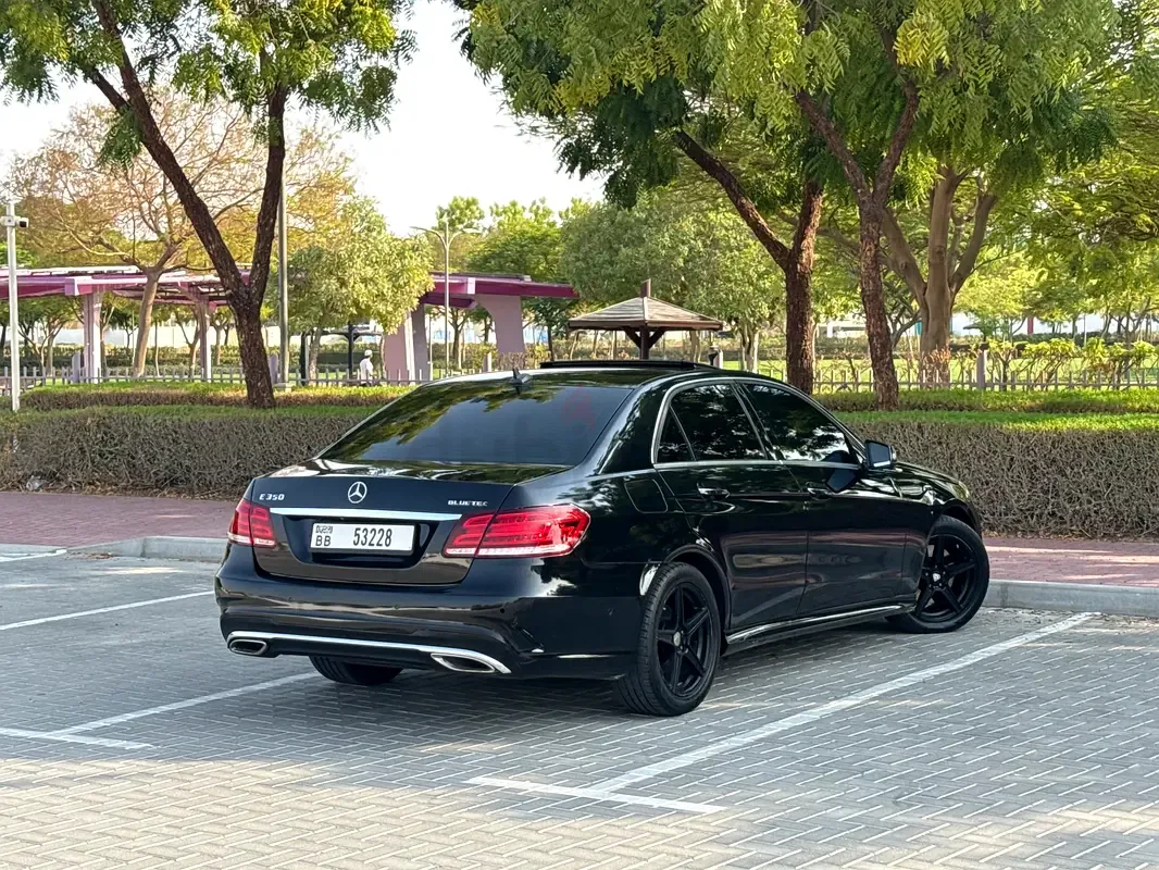 Mercedes-Benz E-Class E 350 7G-Tronic Plus (306 حصان) - 9