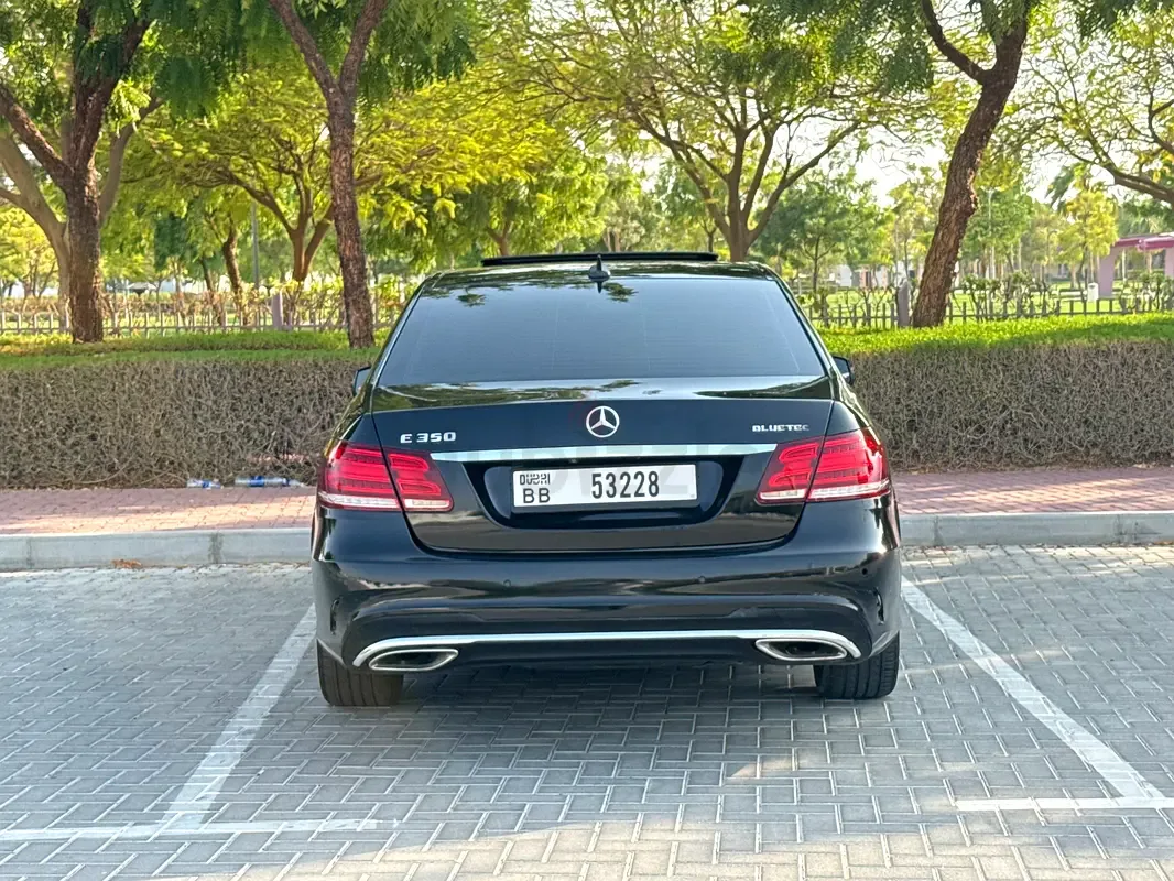 Mercedes-Benz E-Class E 350 7G-Tronic Plus (306 حصان) - 8
