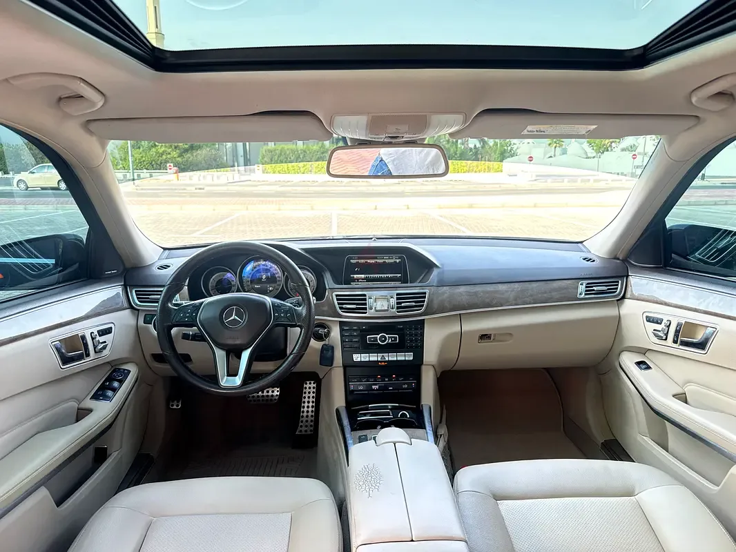 Mercedes-Benz E-Class E 350 7G-Tronic Plus (306 حصان) - 12